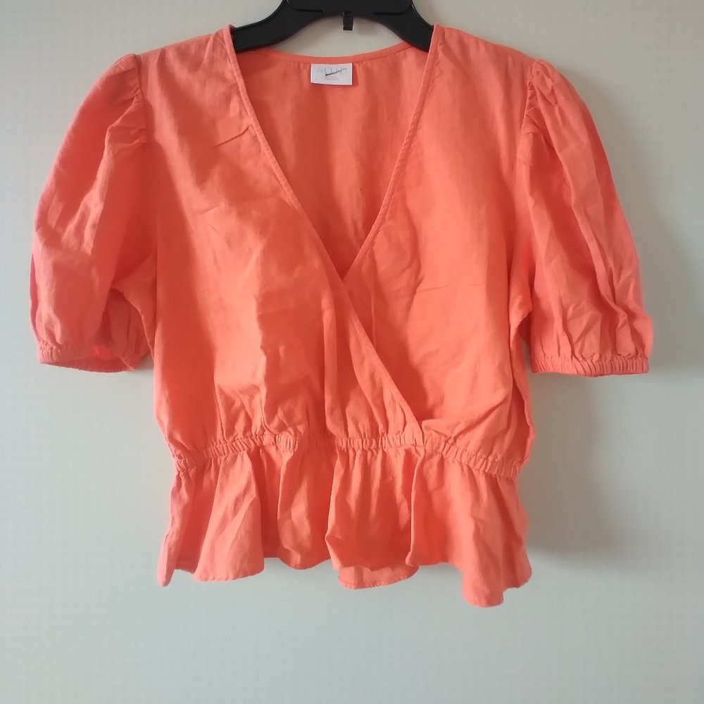 Cute Puff Sleeve, Crossover Neckline with Ruffled Hem Cotton Blouse. NWOT